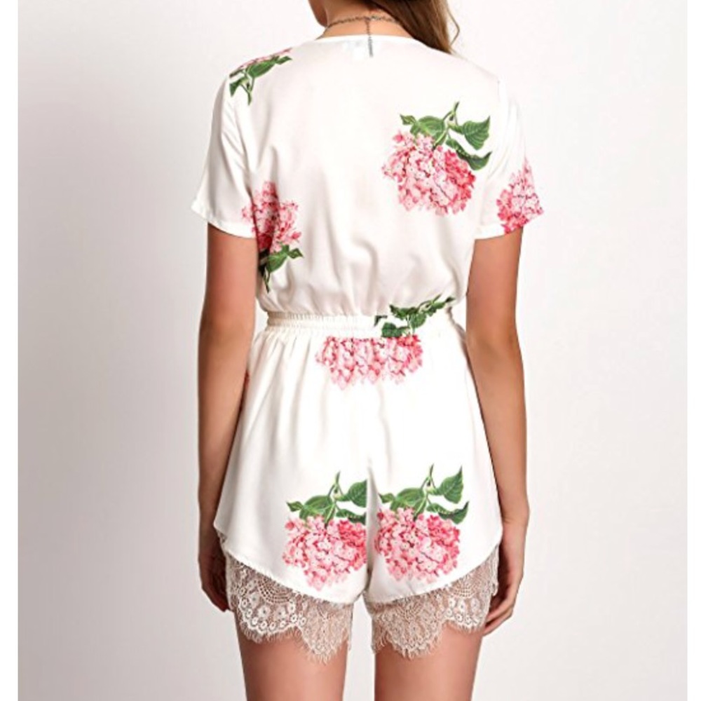 Beautiful women wrap front floral jumpsuit - Picture 2 of 7
